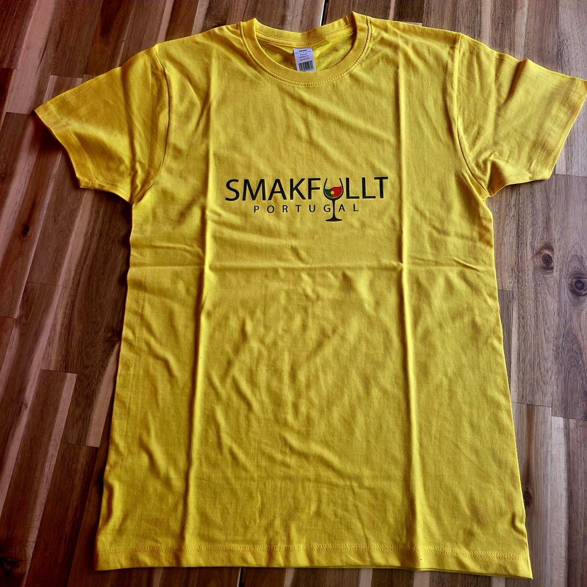 Kortärmad t-shirt i snygg gul design!